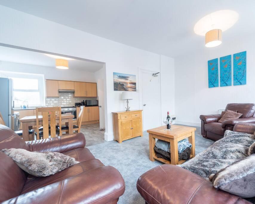 Mumbles View - Free Parking Appartamento Oystermouth Esterno foto