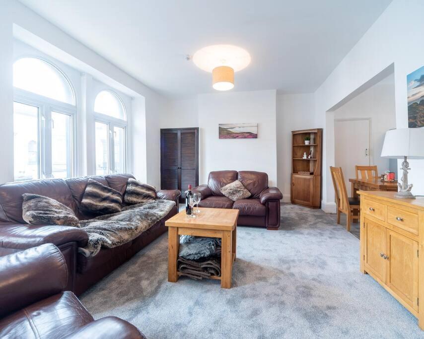 Mumbles View - Free Parking Appartamento Oystermouth Esterno foto